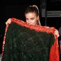 Carmen Electra - Celebrities wearing Exclusively In scarves at Saints Row